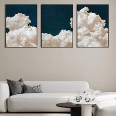 affiches nuages sur fond bleu foncé